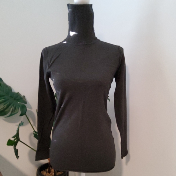 Philosophy Charcoal Turtleneck Sweater - Picture 5 of 13